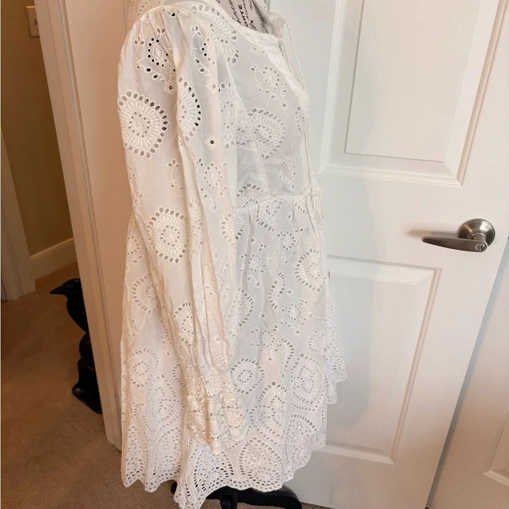Spell White Eyelet Mini Dress size Medium EC - Picture 7 of 9